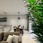 Sara House شقة
