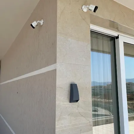 Sara House Apartment *