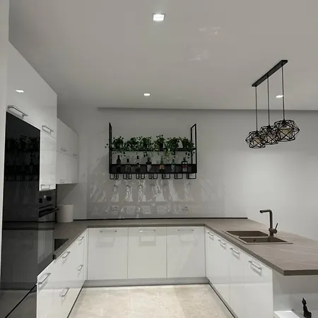 Sara House *